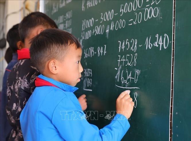 Giáo viên bị 'ép' đi thăm học sinh tỉnh Hà Giang bằng tour giá cao