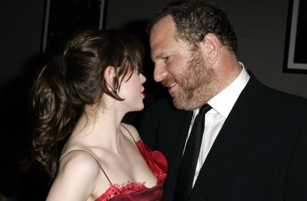 Tranh cãi khi bản án tình dục của Harvey Weinstein được lật lại